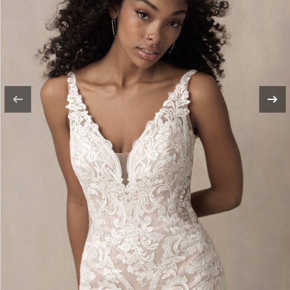 Allure Lace Wedding Dress style 9854 - Picture 7 of 10